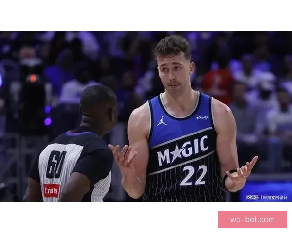 魔术若首轮出局将考虑更换主帅 莫斯利与班凯罗关系紧张引发关注